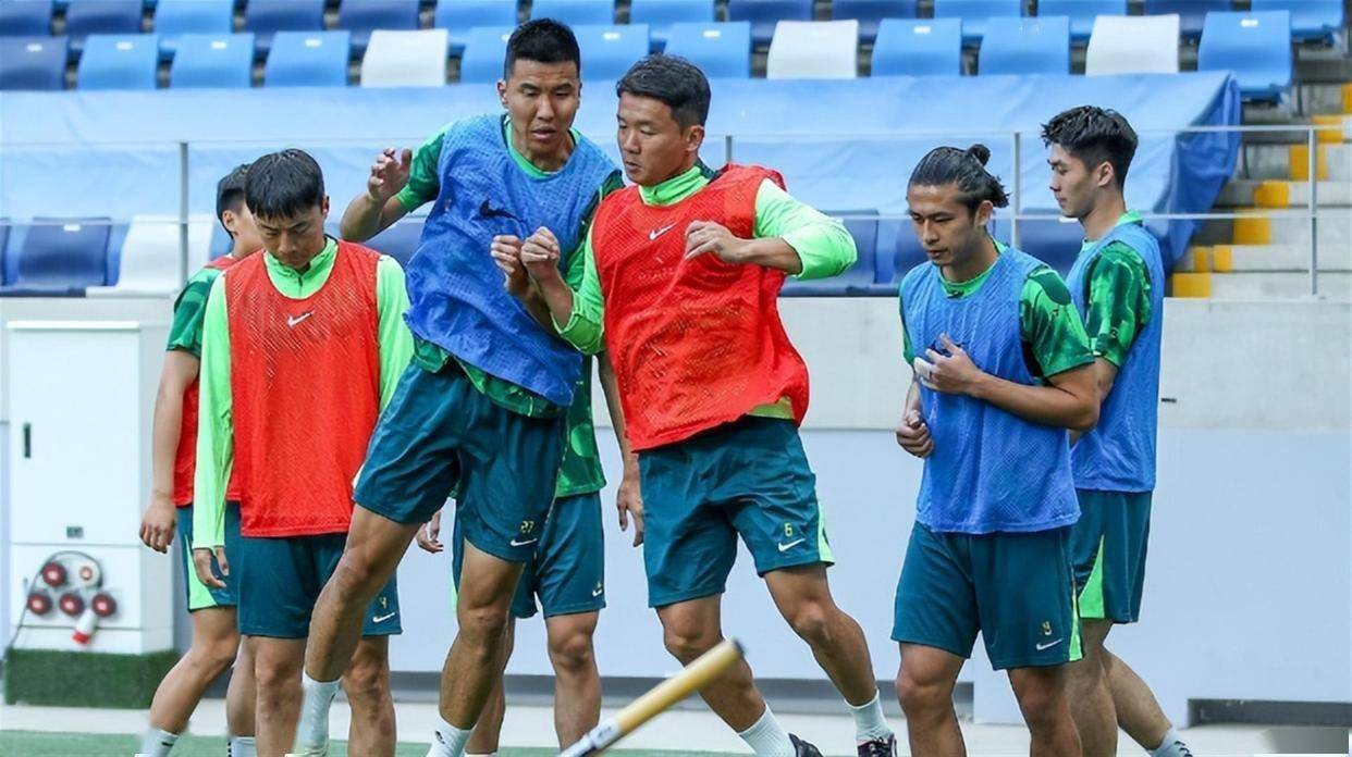 体育活动-今晨体能课后；马赛手感冰凉备战足总杯；质疑声仍在；年轻球员得到机会的简单介绍