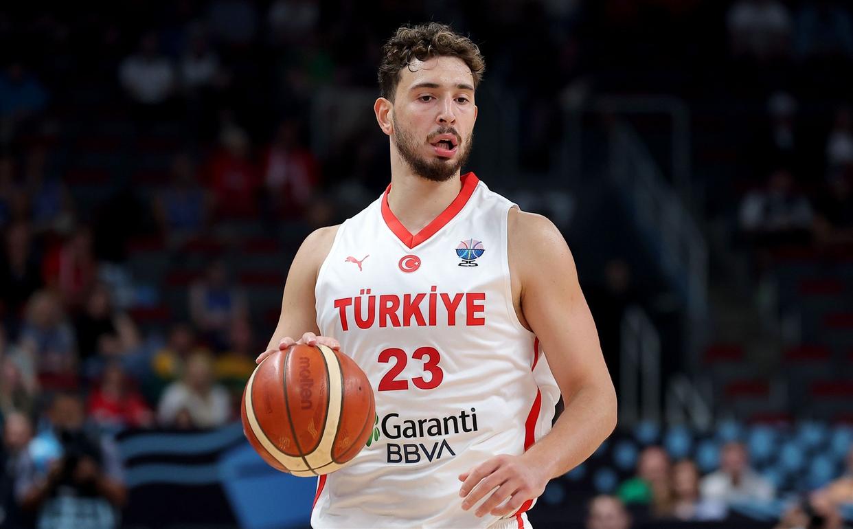 体育品牌-包含赛地聚焦：欧篮联集结日热度飙升，罗马防线松动，震撼外界，轮换策略成焦点的词条